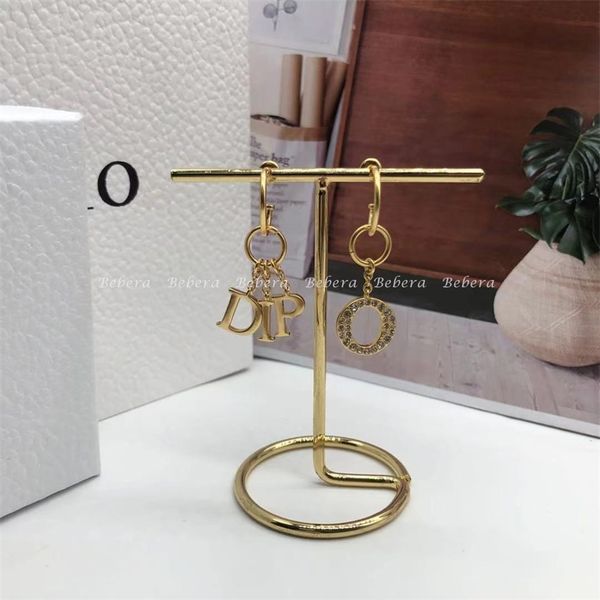 

2021 new designer new earrings family diamond women's fashion, Golden