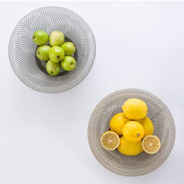 

storage baskets hand-woven iron wire hollow fruit vegetable basket round elegant picnic tray food bread dishes multipurpose