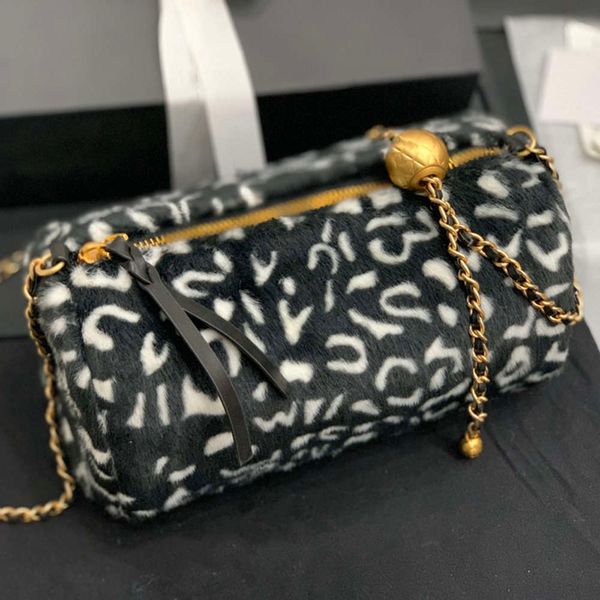 

designer luxury2020 new style barrel leopard grain it feels soft and comfortable large capacity and space internal zipper bag can be one sho
