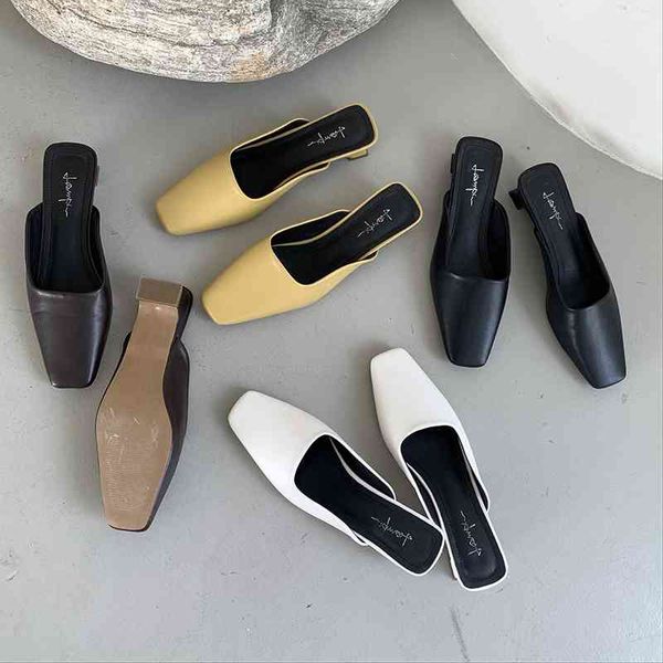 Случайные женские тапочки квадратные ноги толстые низкие каблуки тапочки мода желтый / черный / белый / коричневый скольжение на мелководье горловины пляжная обувь 210513