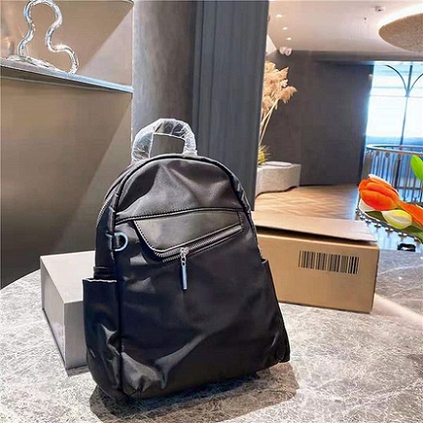 

2021 female bags backpack there are many spacious compartments strong sense of fashion handbags shoulder bag wild style handbag high-end