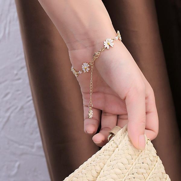 

korean sweet literary temperament design bracelet female fashion simple daisy hit color adjustable charm bracelets, Golden;silver