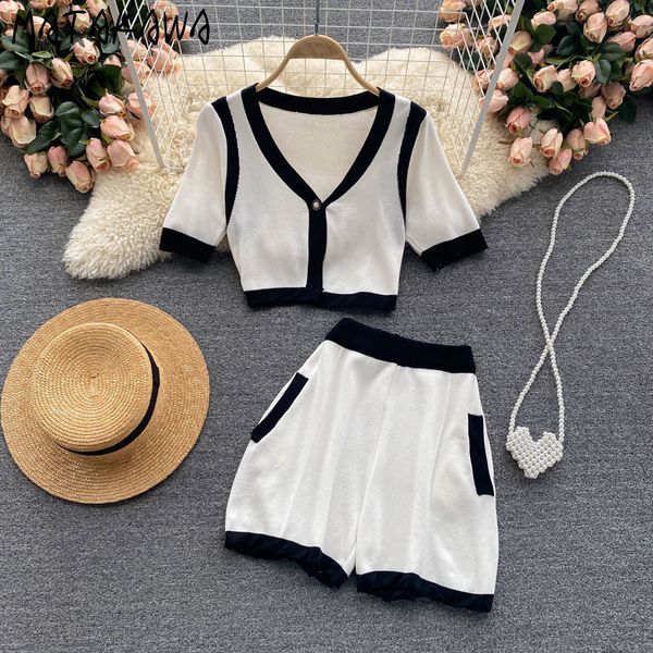 

matakawa two-piece set women female color matching woman tshirt short-sleeved knitted + wide-leg shorts suit 210513, White