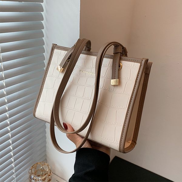 

2022 new woman bag casual pu leather lady messenger bags khaki handbag purse