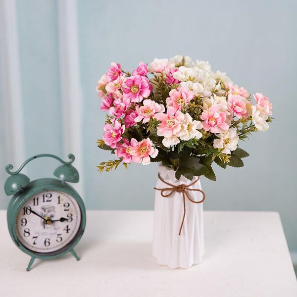 Dekorative Blumenkränze, 18 Mini-süße Seidengänseblümchen, künstliche Rosen, Pfingstrosen, Blumenstrauß, Hochzeit, Chrysanthemen, Party-Dekoration, DIY-Pflanzen