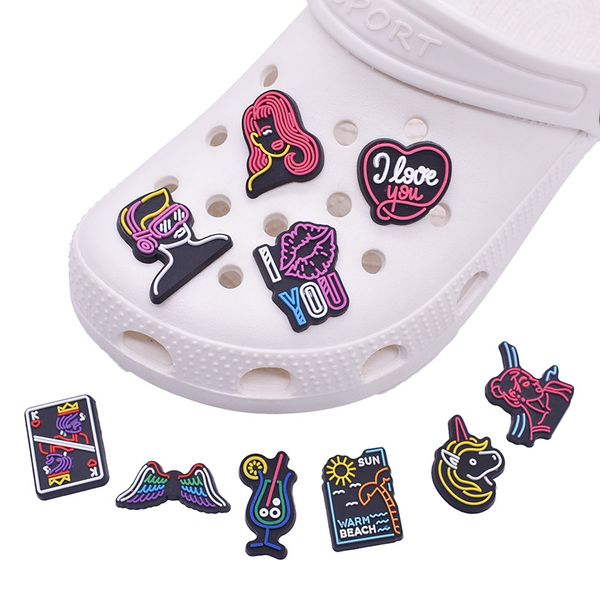 50pcs neon serisi ayakkabı takılar kalp kız dj tek boynuzlu at pvc ayakkabı aksesuarları dekorasyon fit croc jibz parti çocuk hediyeleri