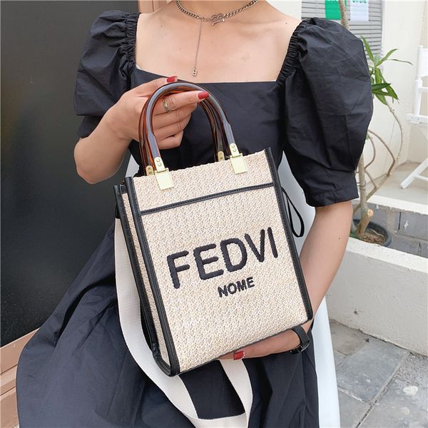 

the same acrylic hand-held tote bag made by wang hong