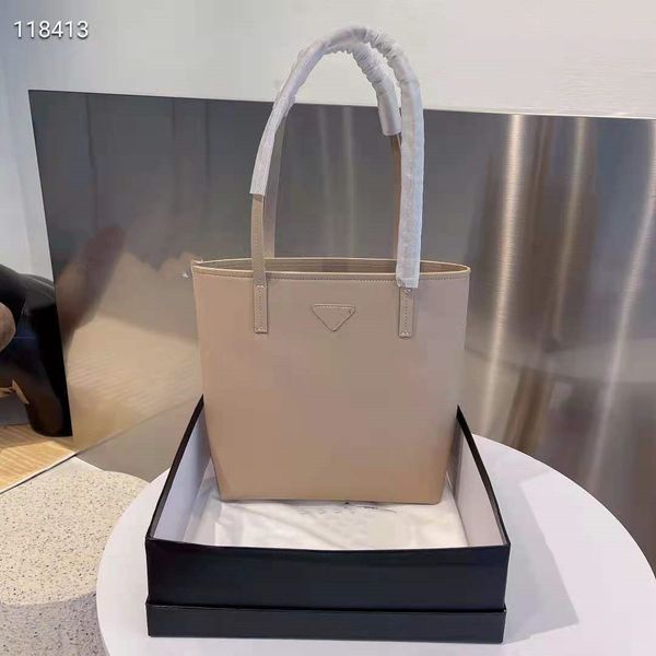 

designer's women's shoulder bag portable gift box package size 26cm