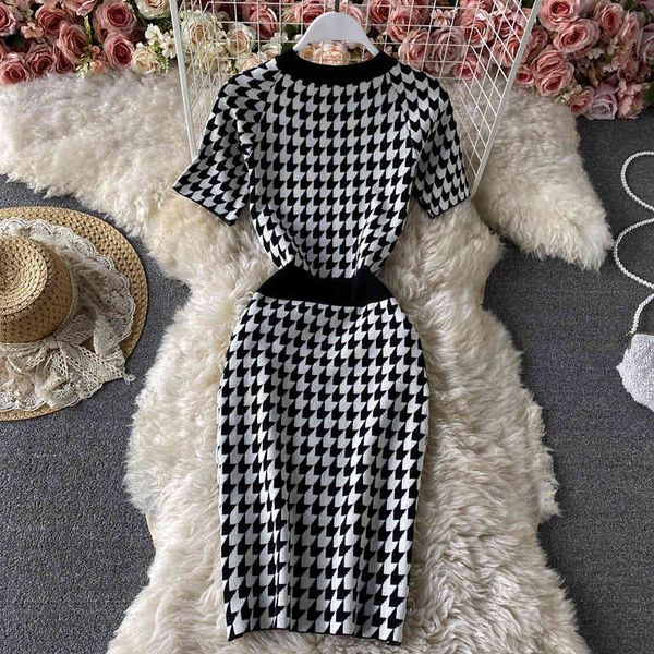 

dresses fashion summer 2021 women vintage o-neck short sleeve houndstooth knitted woman single-breasted pencil, Black;gray