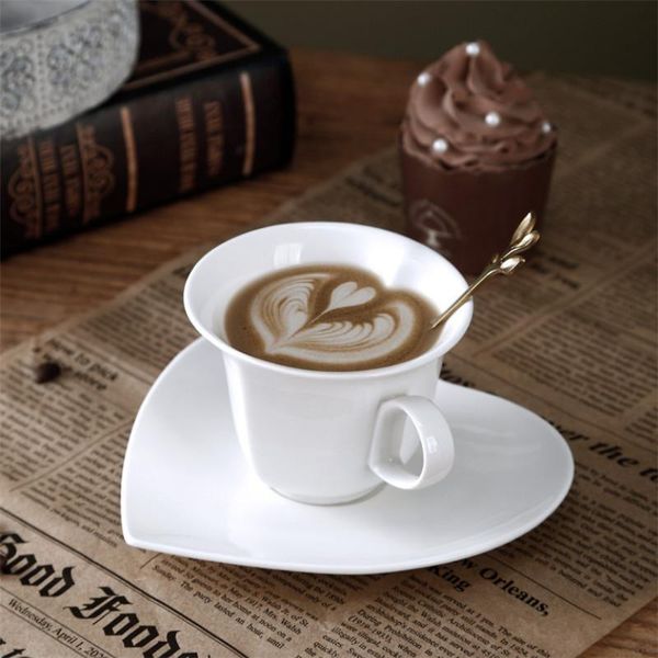 

cups & saucers nordic ceramic minimalist coffee cup with heart-shaped saucer white porcelain milk mug creative office tea wedding gift