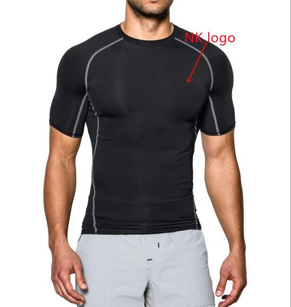 T-shirt da uomo fitness sport estivi magliette ad asciugatura rapida allenamento da basket in esecuzione T-shirt aderente a maniche corte