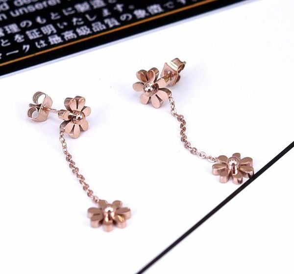 

2021 fashion daisy stud earring female woman party stainless steel jewelry rose gold color never fade dropship wholesale, Golden;silver