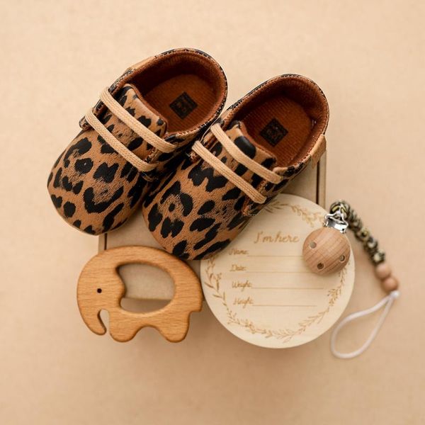 

first walkers 1 set nordic style baby shoes gift box animal teether pacifier chain toddler leopard anti-slip borns gifts