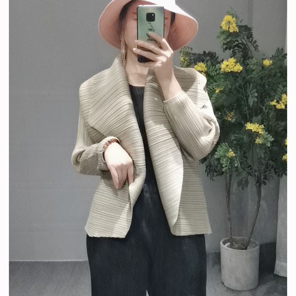 

dresses fashionable joker fold long sleeves pure color loose turn-down collar coat, White