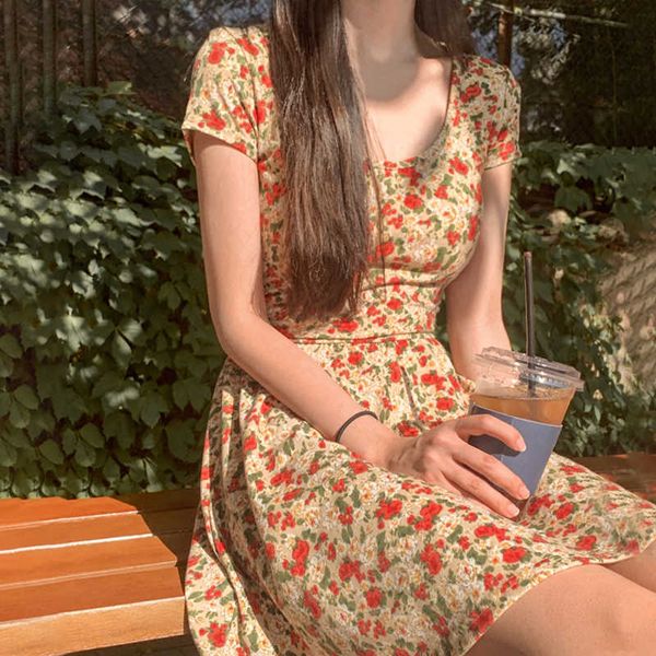 Süße Mini Vintage Kleid Floral Frauen Schlank Koreanische Casual Design Kurzarm Party Femme Sommer Sommerkleider 210604