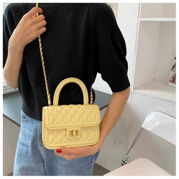 

women's 2021 new lingge chain portable square korean fashion small xiangfeng lock messenger bag