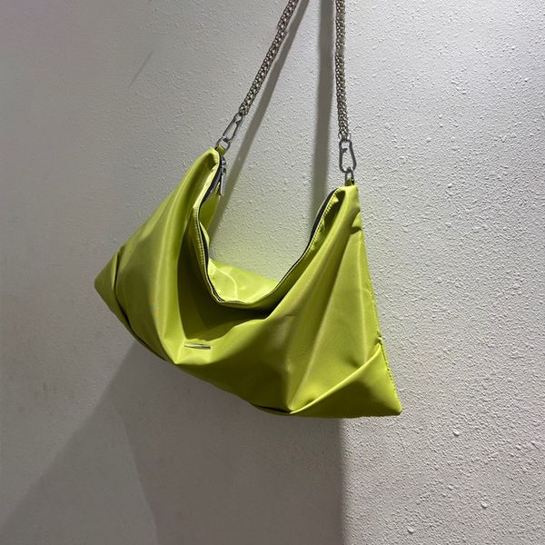 

design hand 2021 lazy wind chain nylon shoulder bag women's large capacity summer commuter simple tote bag 1qy7