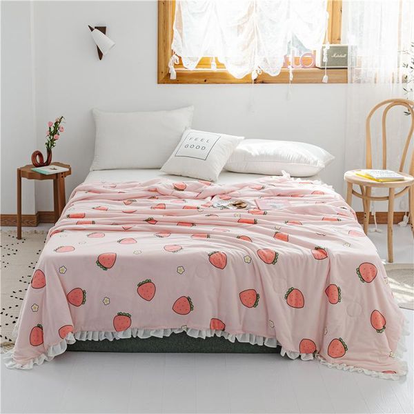

comforters & sets summer thin air conditioning quilt smile printed polyester bedspread bed for children adults machine washed