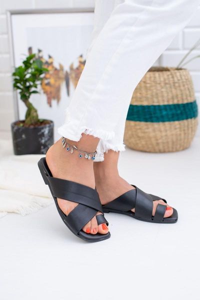 

women's black thong slippers