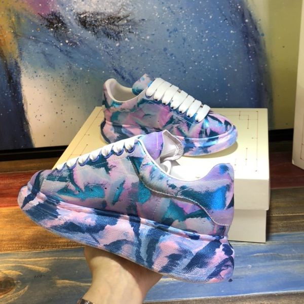 

brand luxury man shoes fashion genuine leather woman sneakers glimmer lace up flat large sneaker platform designer original box colorfull gr