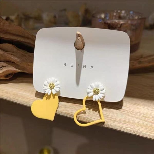

dangle & chandelier 2021 korea fashion woman of earrings yellow color heart asymmetrical earring gift jewelry wholesale bohemia, Silver