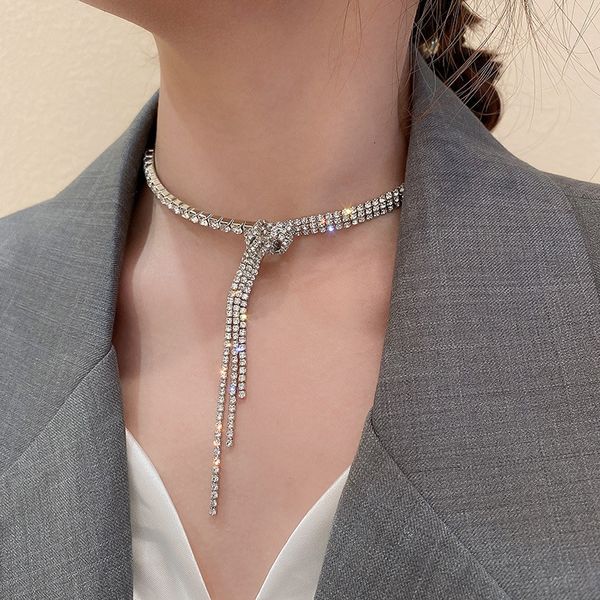 

diamond tassel necklace, exaggerated design, fashionable temperament, hip hop personality, celebrity, cold wind collar, Silver