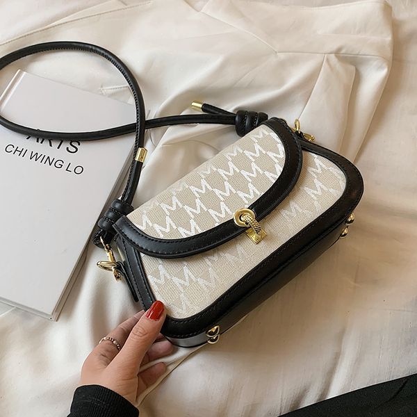 

niche design french bag women 2021 new fashion messenger bag underarm bag dual-use square shoulder width 22cm