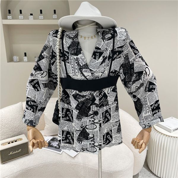 

dress female spring summer 2021 niche design fashion imprint lapel blazer temper with a thin slings, Black;gray