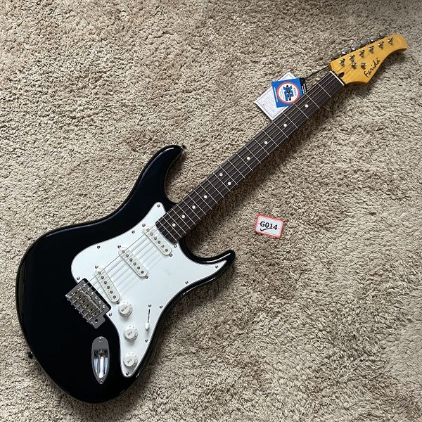 

neck material: american maple + rose fingerboard body material: solid wood