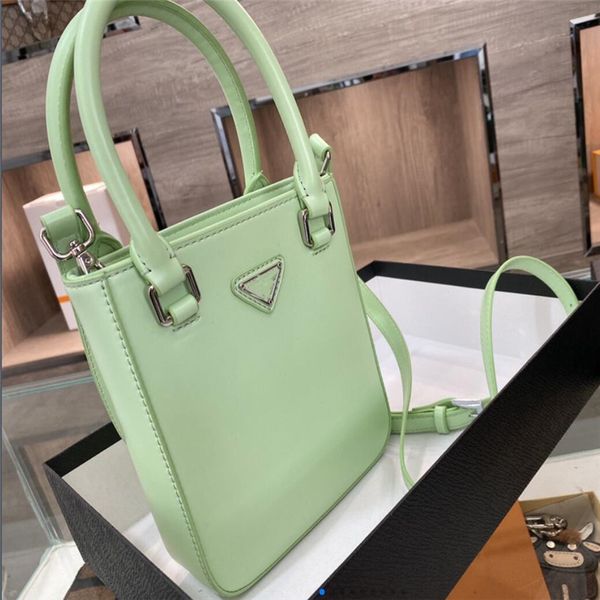 

2021 luxury mini green handbags phone bags designers crossbody single shouder women change purses black white handbag triangle p