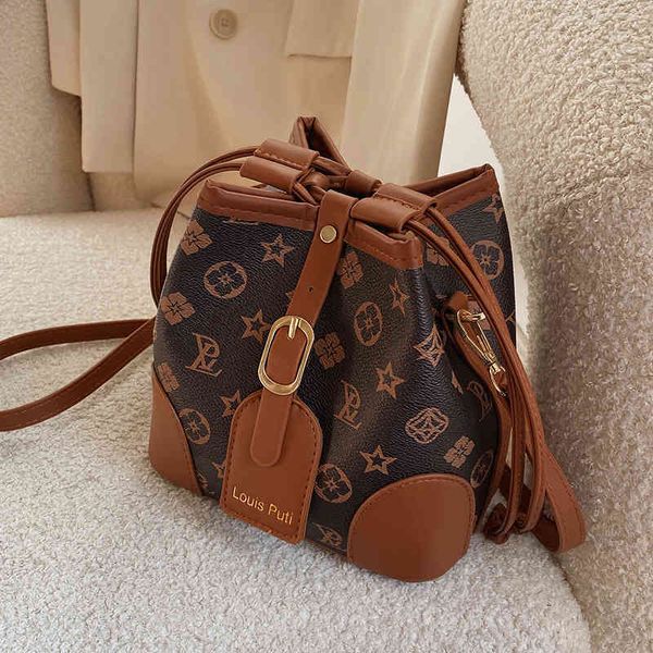 

2022 factory outlet women's tide autumn and winter texture fashion tote versatile atmosphere messenger large capacity women's bag