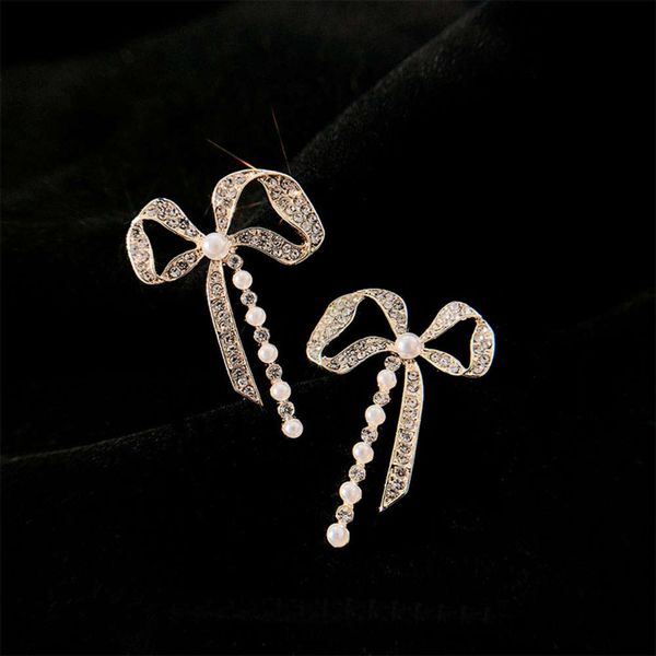 

925 silver needle, sweet lovely, diamond studded bow and pearl earrings, female, korean fashion, gentle temperament, versatile earrings, Black