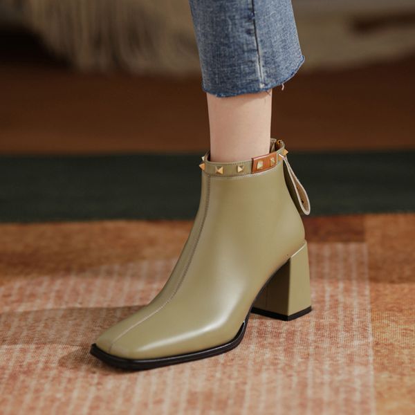 

wind thick high-heeled rivet 2021 autumn and winter leather + veet back zipper short boots, Black