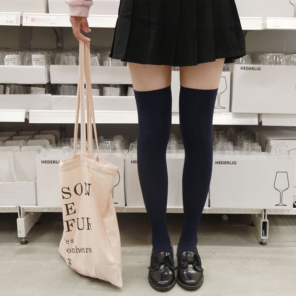 

wang xiaozhen student knee tube socks field veet stockings white silk high elasticity, Red;black