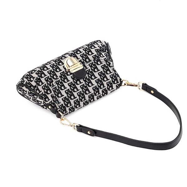 

2021 new fashion versatile light luxury one shoulder women's messenger bag niche design sense large capacity handbag