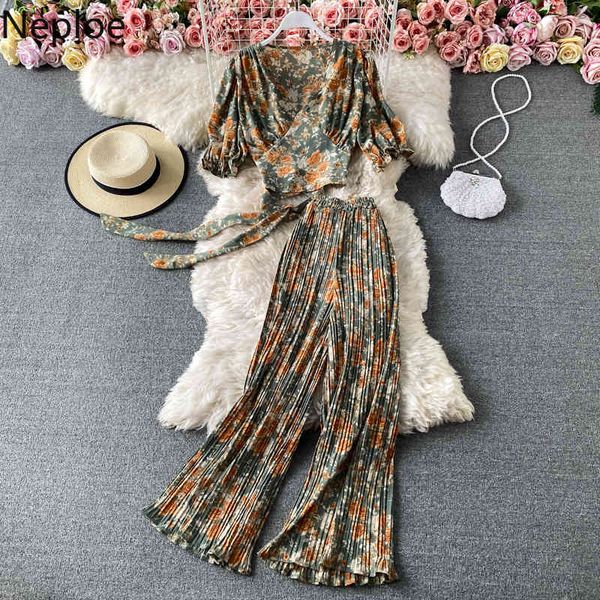 

neploe summer floral suit two piece outfits for women v-neck shirt crop pleated wide leg pnats femme roupas 2 piece set 210422, White