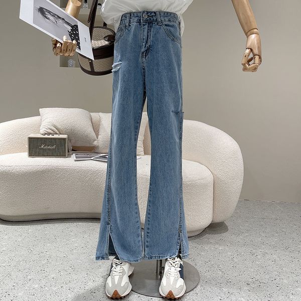 

spring summer 2021 niche fashion design show fine female high retro wash water hole wide leg split jeans, Blue