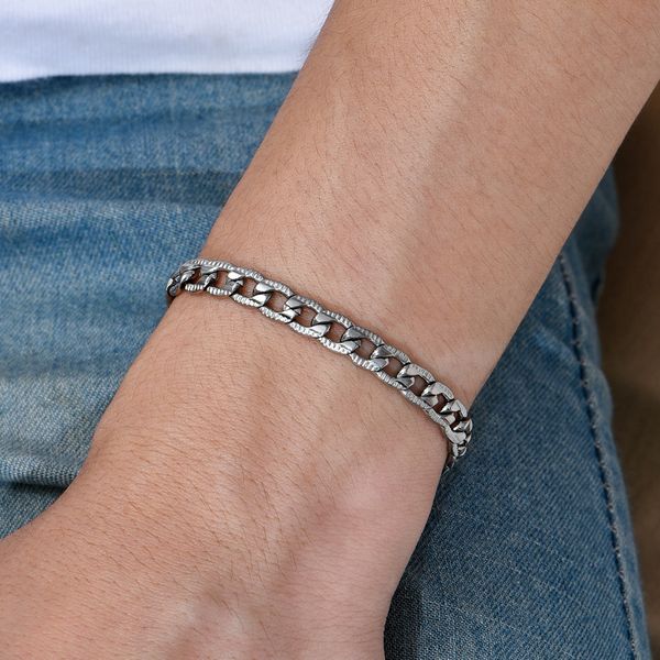 

embossed bracelet link chain 21cm stainless steel bracelets men's colorfast personalized design titanium wholesale, Black