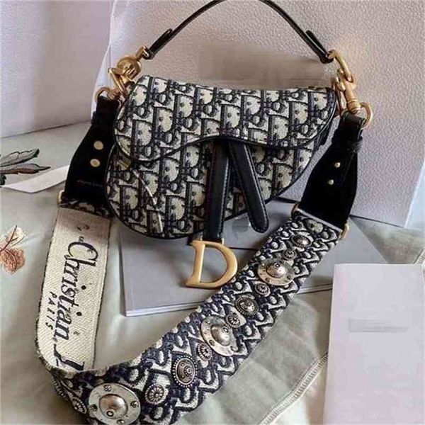 

christian style underarm retro niche design advanced embroidery saddle women's leather cross body fashionable semi round bag black 4p3p