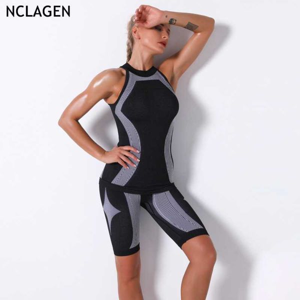 NCLAGEN Donna Seaml Abbigliamento sportivo a righe lavorato a maglia Due pezzi Allenamento in palestra all'aperto Corsa Abbigliamento sportivo Pantaloncini con gilet da yoga Set X0629