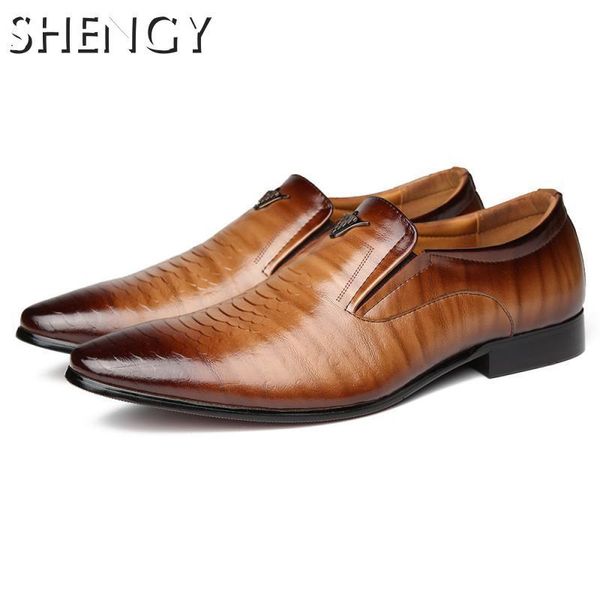 

dress shoes 2021 men's autumn leather small square head crocodile pattern retro casual pedal set foot males, Black