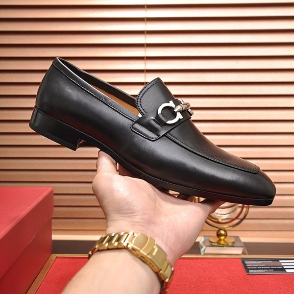 2021 Высококачественные вечерние туфли для нежных дизайнеров Мужские черные туфли из натуральной кожи с острым носком Мужские деловые оксфорды Повседневная обувь