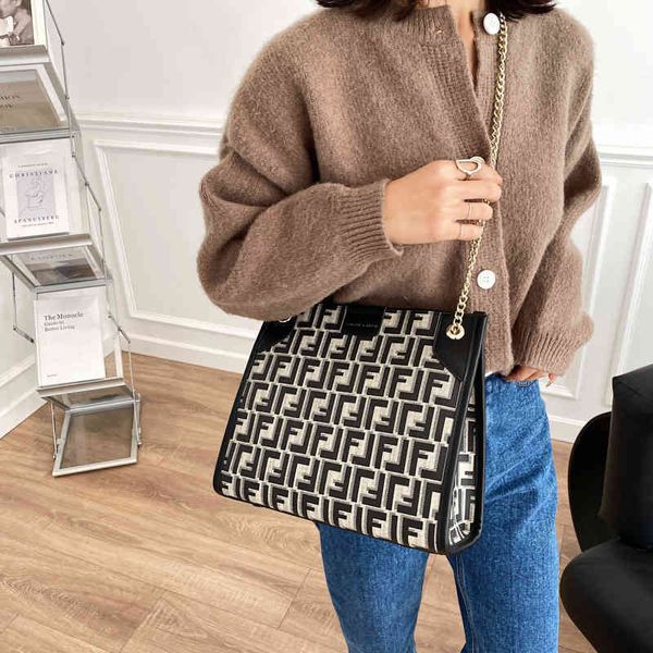 

2022 factory outlet online direct capacity tote korean letter women's single shoulder red chain messenger bag