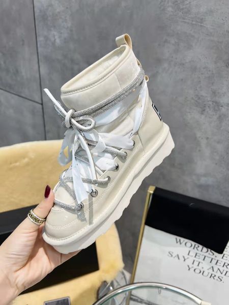 

2021 designer women boots snow leather laureate flat casual shoes soft winter warm girls sheepskin lace-up shoe plush fur half size35-41, Black