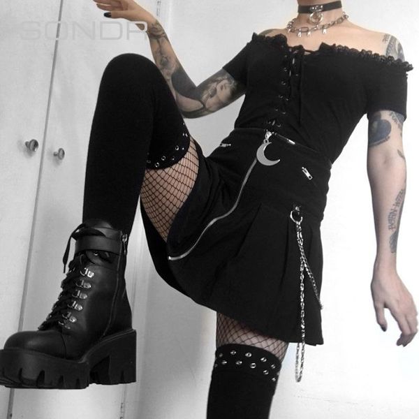 

summer gothic punk locomotive rock heavy metal pleated skirt ins college style crescent pendant all-match skirts, Black