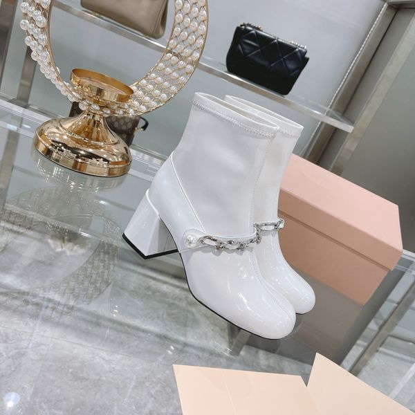 Luxurys designers sapatos preto branco inverno botas de inverno cadeia pérola birgitta botas de salto alto 8 cm bota de tornozelo com zip elegante senhora montanhas vestido partido eu35-40