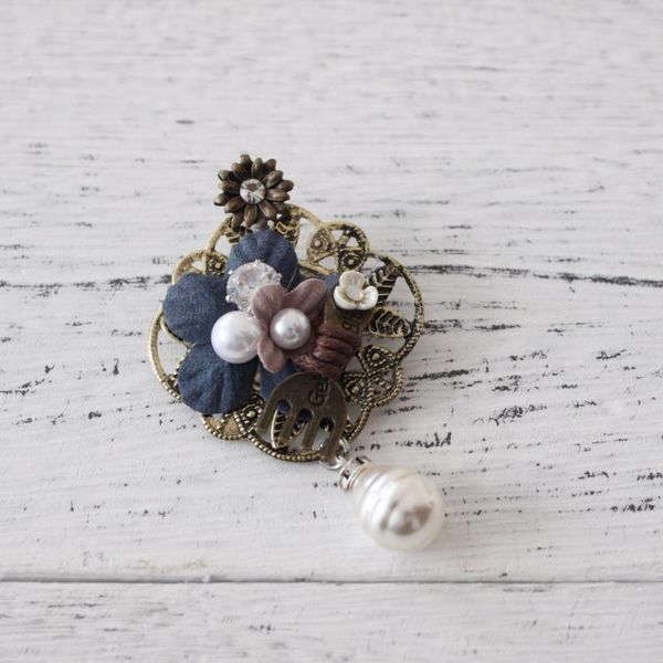 

pins, brooches fashion men women lapel pin brooch flower handmade boutonniere, Gray