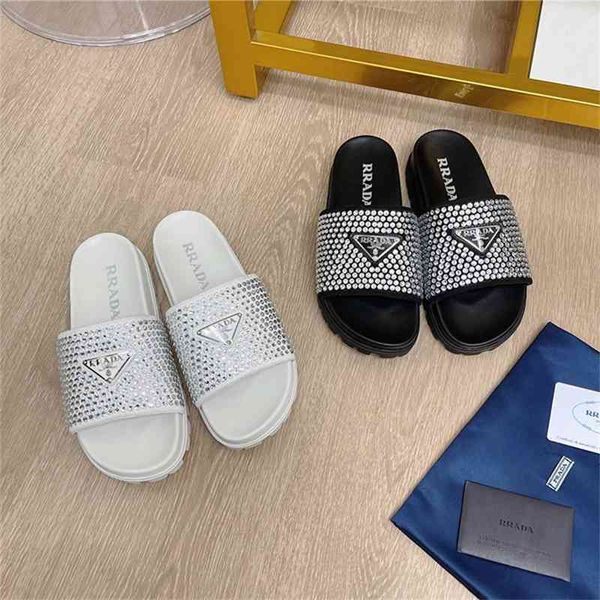 

2021 summer new slippers for women to wear leather flat bottomed flip flop triangle diamond fashion, Black