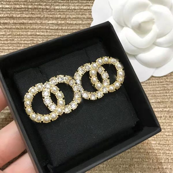 

2122 new luxury designer earrings ladies rhinestone pearl fashion earrings aretes for women party jewelry with box, Golden;silver