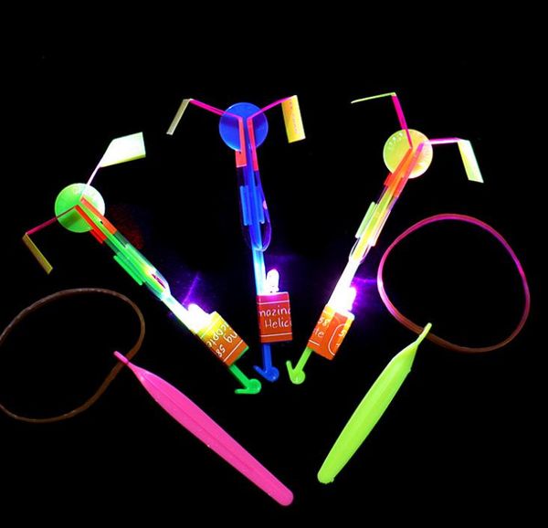 2021 LED Erstaunliche fliegende Pfeile Spielzeug Fliegender Pfeil Raketenhubschrauber Rotierendes fliegendes Spielzeug Party Spaß Geschenke DHL